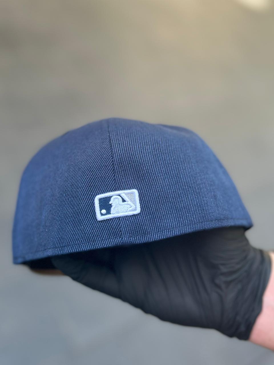 •New Era 59FIFTY New York Yankees Two-Tone Fitted Cap.