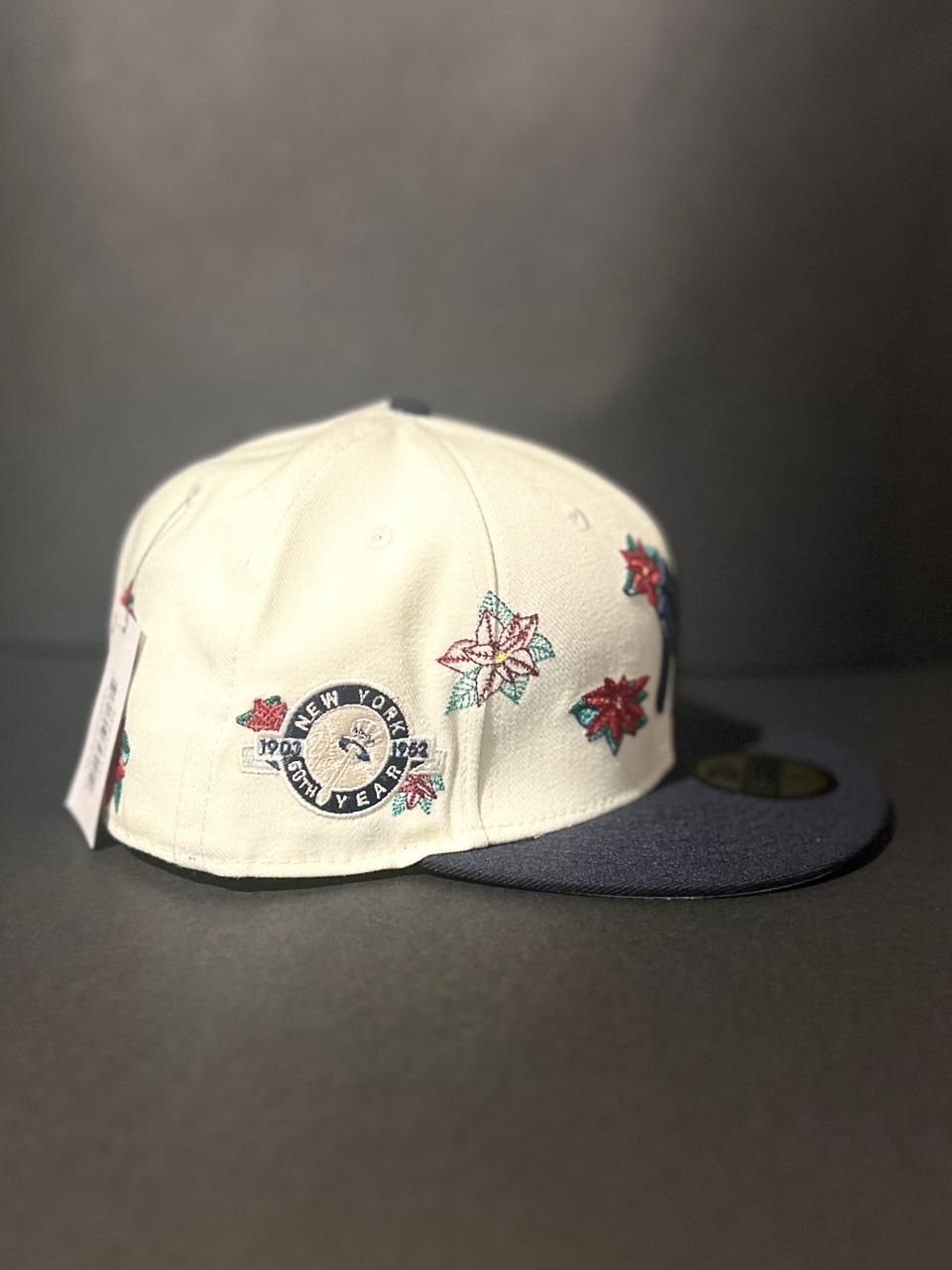 MLB Christmas Poinsettia 59FIFTY Collection by New Era
