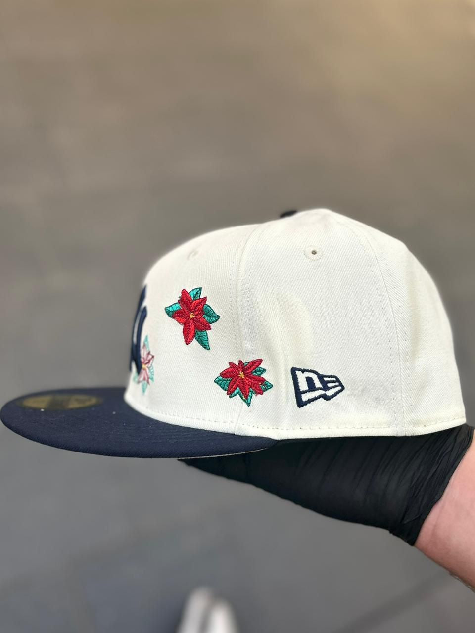 MLB Christmas Poinsettia 59FIFTY Collection by New Era