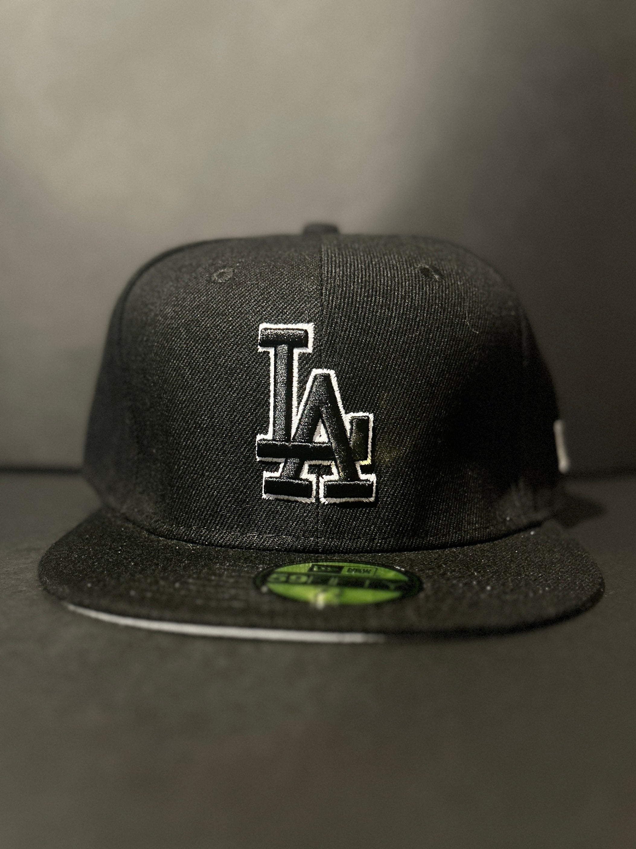 New Era Men's MLB Los Angeles Dodgers Basic 59Fifty Fitted Hat Black Outline