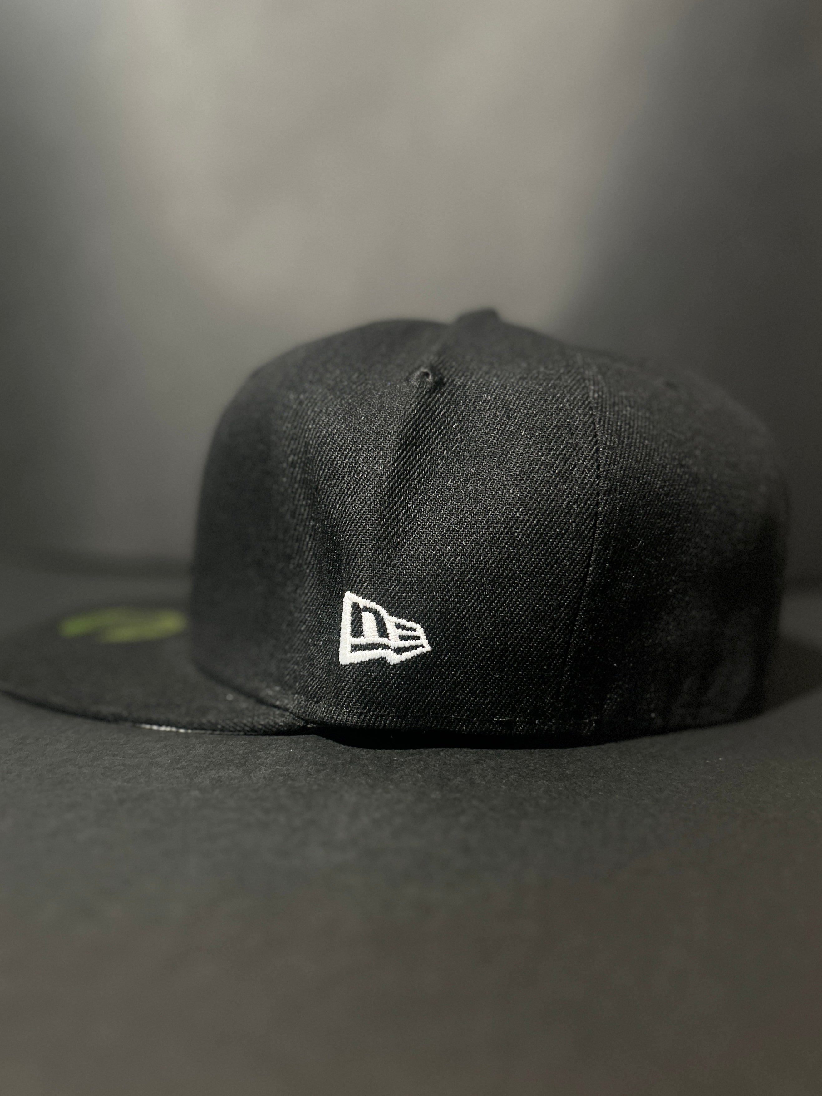 New Era Men's MLB Los Angeles Dodgers Basic 59Fifty Fitted Hat Black Outline