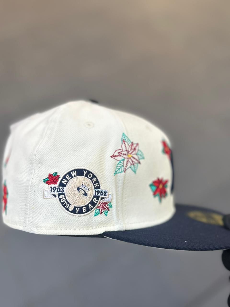 MLB Christmas Poinsettia 59FIFTY Collection by New Era