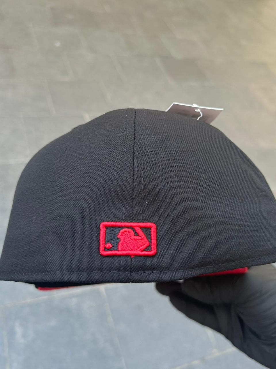 New York Yankees New Era 59FIFTY Fitted Cap "Apple- Black"