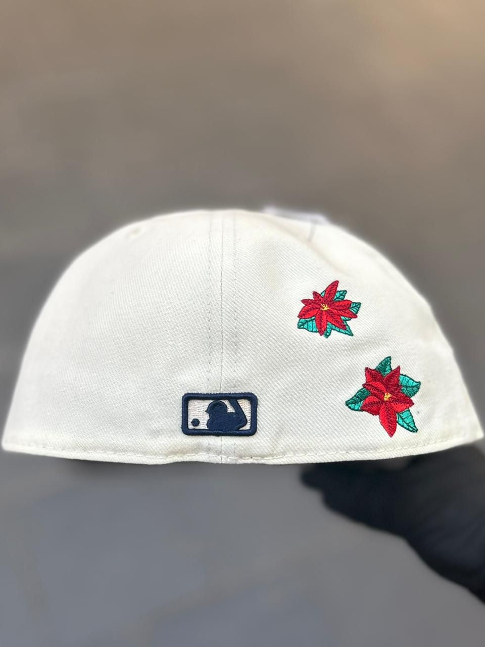 MLB Christmas Poinsettia 59FIFTY Collection by New Era