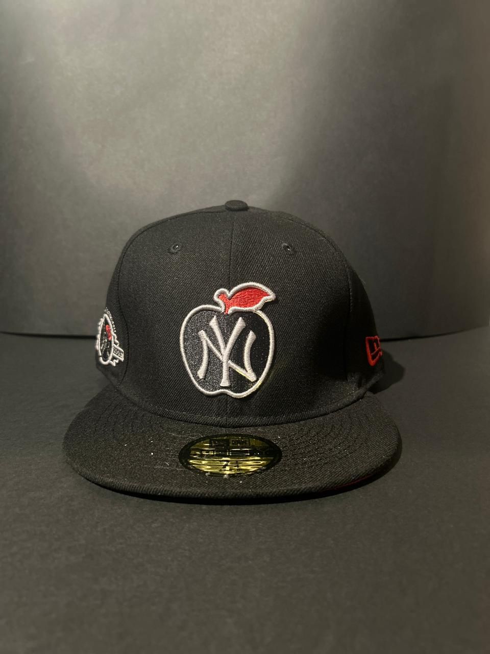 New York Yankees New Era 59FIFTY Fitted Cap "Apple- Black"