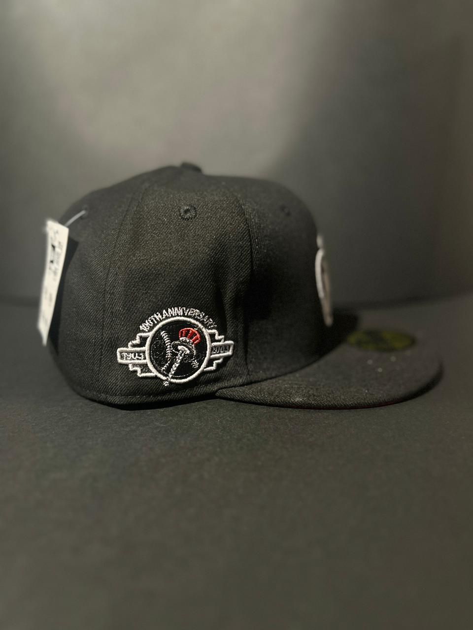 New York Yankees New Era 59FIFTY Fitted Cap "Apple- Black"