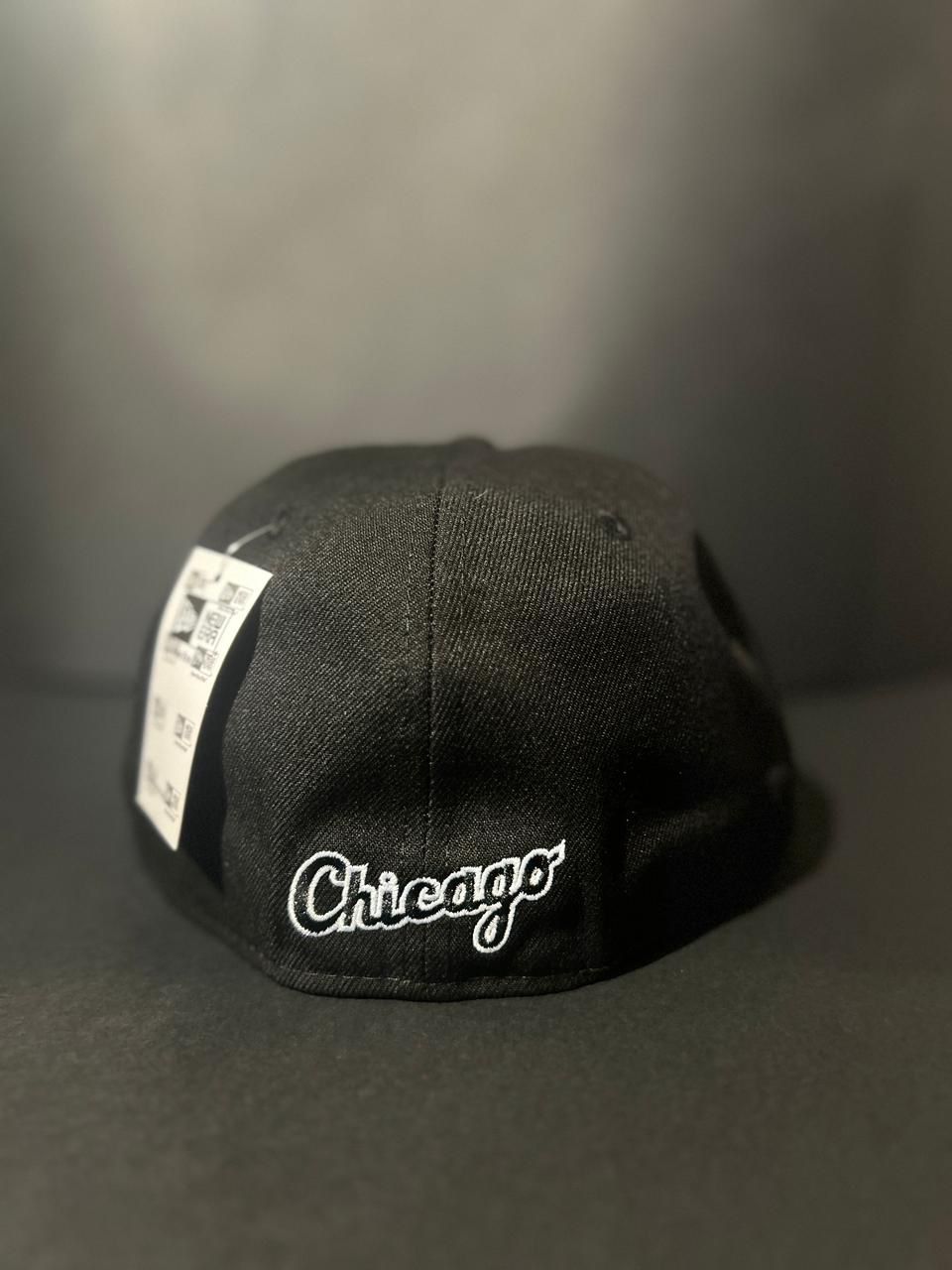 Men's Chicago White Sox New Era Black Overlap 59FIFTY Fitted Hat